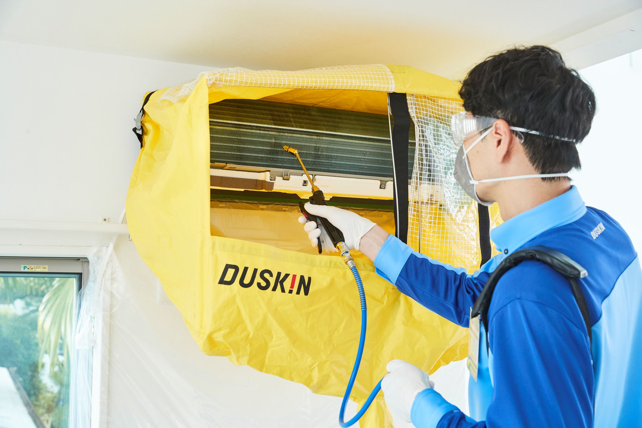 プロによるエアコン分解洗浄